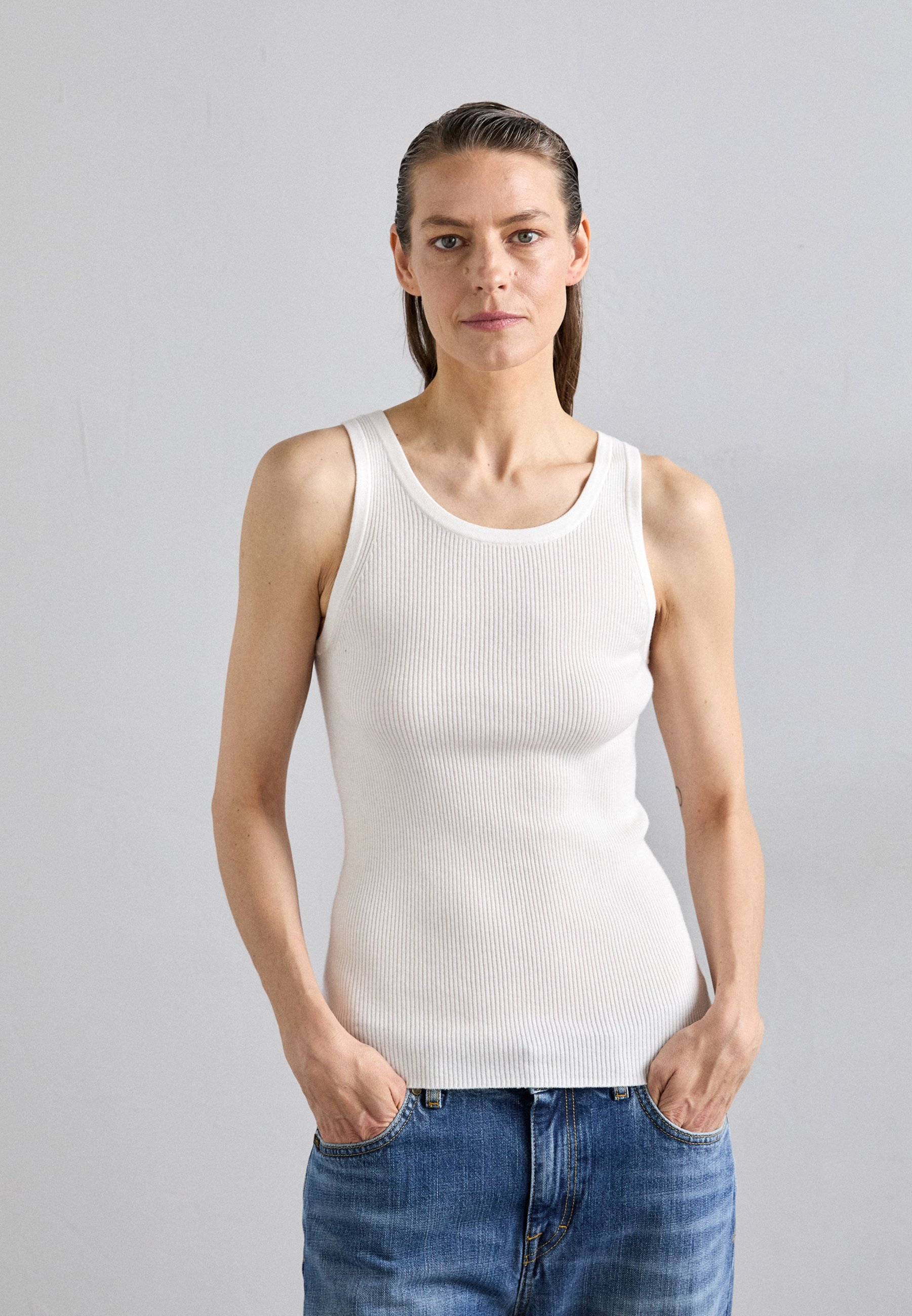 売れ筋商品|||タイガー オブ スウェーデン Tシャツ レディース トップス RAYER - Top - soft white Tiger of Sweden RAYER - Top - soft white/off-white - Zalando