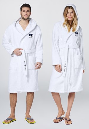 Weiße Bademäntel aus Frottee mit Kapuze, Gürtel und Taschen. Vorgestellte Herren- und Damenstile. Mit gesticktem Logo auf der Brust.