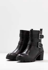 Tamaris Cowboy- / Bikerstövletter - black