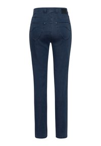 Jean en denim bleu foncé avec une jambe fuselée, dotée de deux poches arrière et de subtils détails de couture. Texture lisse et design classique.