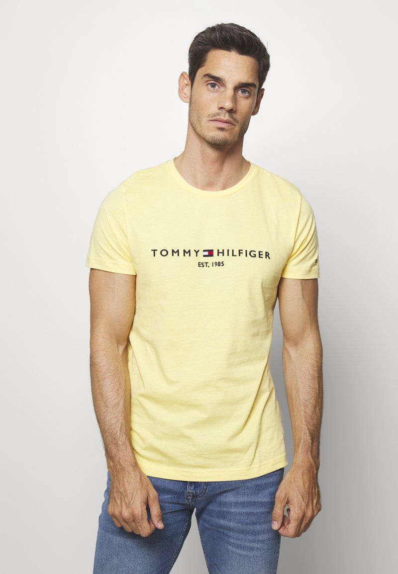 Tommy Hilfiger TOMMY LOGO TEE - T-shirt estampada - yellow