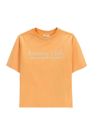 Pomarańczowy T-shirt z krótkim rękawem z białym nadrukiem "Running Club" oraz "Small steps can lead to big changes" na przodzie.