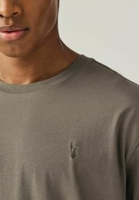 Next 4 PACK REGULAR - T-Shirt basic - neutral