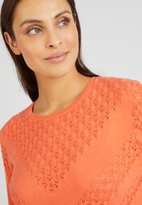 Damart POINT FANTAISIE - Trui - orange
