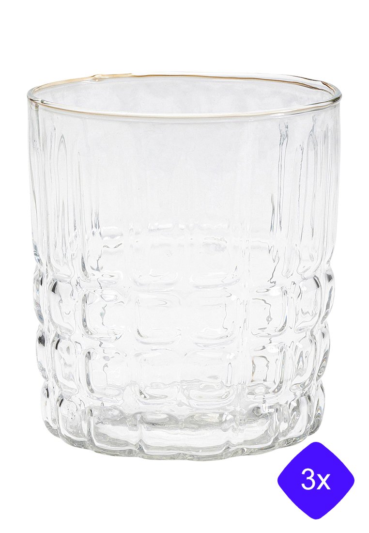 Vaso de vidrio transparente con una superficie texturizada que presenta líneas horizontales y patrones rectangulares, complementado por un delgado borde dorado.