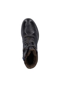 Botín de cuero negro hasta el tobillo con punta redonda, cordones texturizados, forro de piel de fibra suave, cremallera lateral y detalle de costura en contraste.