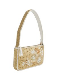 Beaded torbica v zlati barvi z rožnatim vezenjem. Ima kremasto naramnico in dekorativen resasti dodatek. Pravokotna oblika z zadrgo.