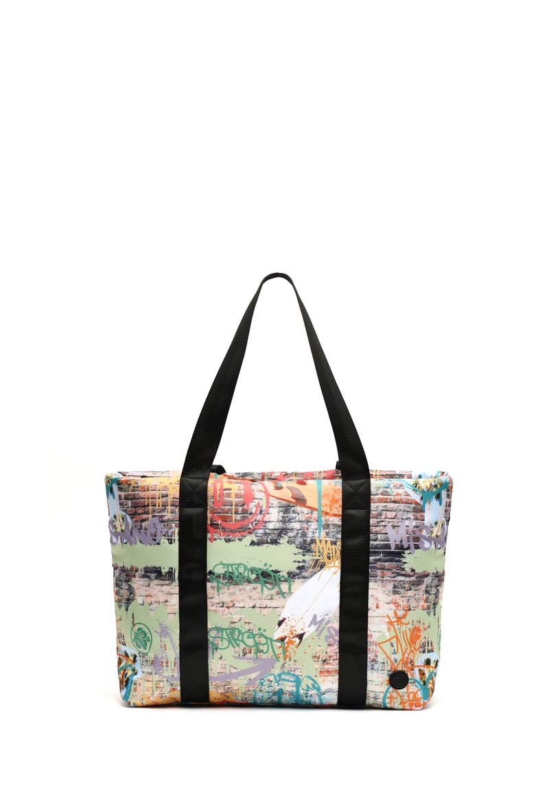 Tote tas met een rechthoekige vorm, voorzien van een kleurrijke graffiti-print op synthetisch materiaal en contrasterende zwarte handvatten.