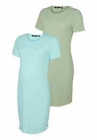 Due abiti a maniche corte: uno in blu chiaro e uno in verde tenue. Entrambi presentano un collo rotondo e un orlo ondulato. Tessuto leggero.