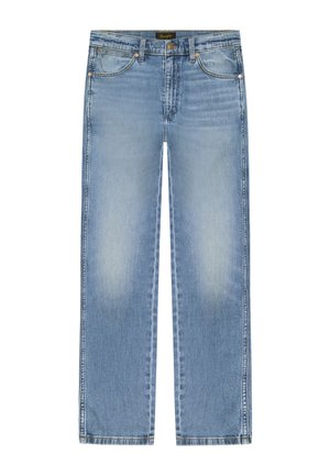 Jasnoniebieskie dżinsy o prostych nogawkach z wyblakłym przodem, z pięcioma kieszeniami, zapinane na guzik i zamek, z naszywką z logo Wrangler na pasku.