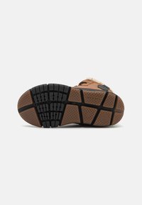 Geox FLEXYPER BOY ABX - Botines con cordones - cognac/black