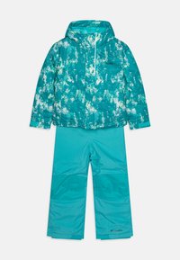Giacca da sci verde acqua con motivi astratti bianchi, dotata di cappuccio e zip. Pantaloni da neve verdi acqua abbinati con una superficie liscia e accento del logo.