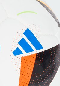 adidas Performance FUSSBALLLIEBE PRO SALA FOOTBALL - Squadra nazionale - white   black   glow blue