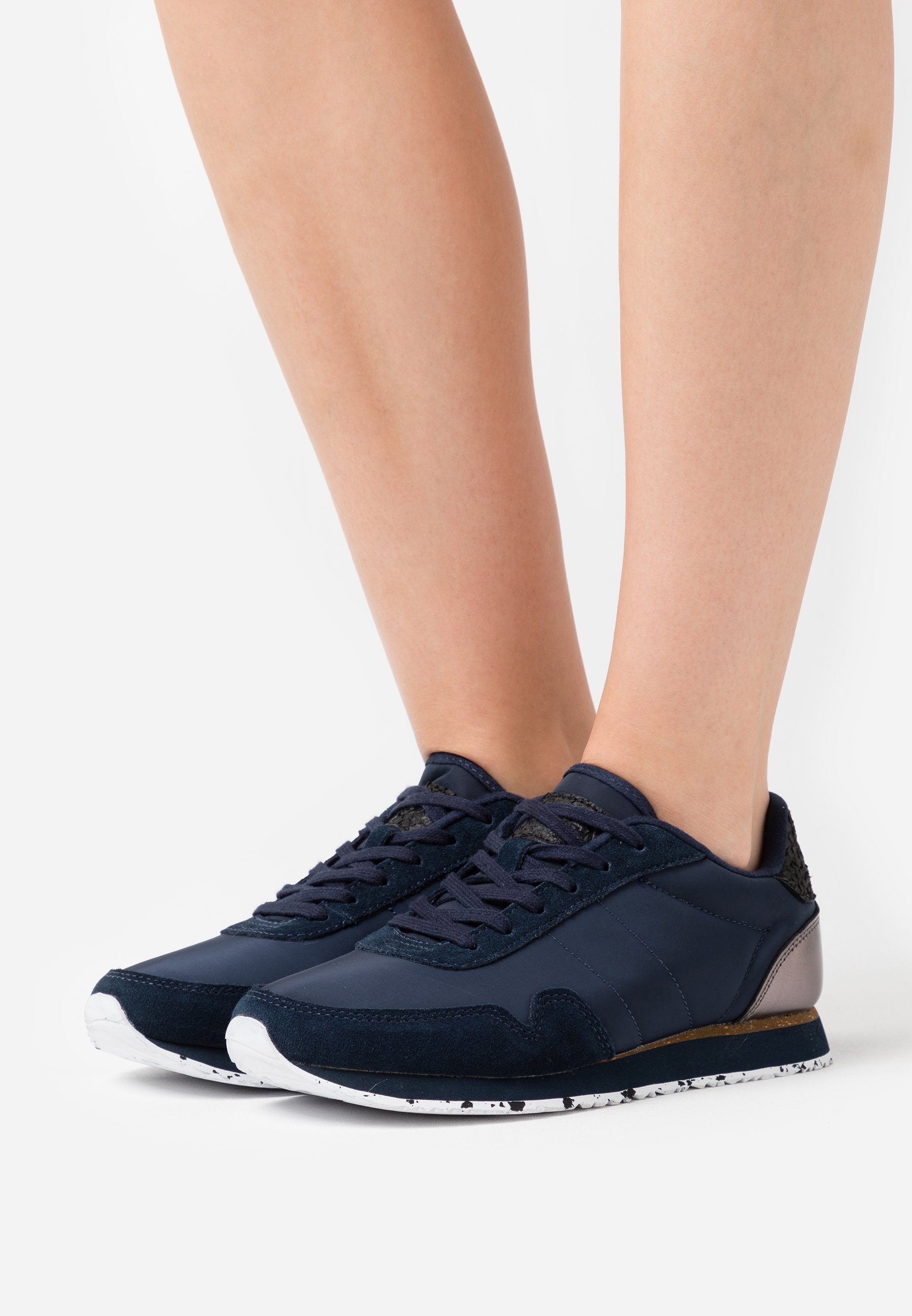 Woden NORA III - Joggesko - navy Woden NORA III - Joggesko - navy