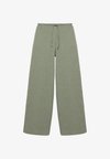 WIDE-LEG CREPE - TROUSERS - Pantalon classique - khaki