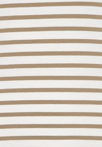 Material cu dungi cu linii orizontale alternative crem și maro deschis, realizat dintr-un material moale, ușor, cu o textură netedă.