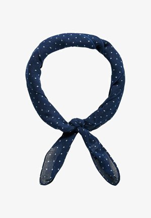 Marinblå scarf med ett lätt, texturerat tyg, prytt med vita prickar; knuten i en slinga med spetsiga ändar.