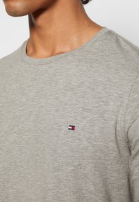 Tommy Hilfiger STRETCH SLIM FIT - Topper langermet - light grey heather