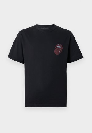 Schwarzes Baumwoll-T-Shirt mit einem roten und blauen Rolling Stones-Logo-Graphic auf der linken Brust. Klassischer Rundhalsausschnitt und kurze Ärmel.