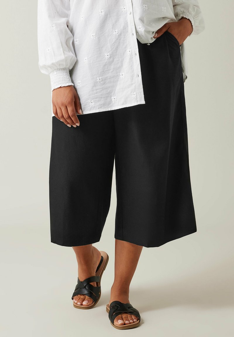 Evans WIDE - Shorts - black