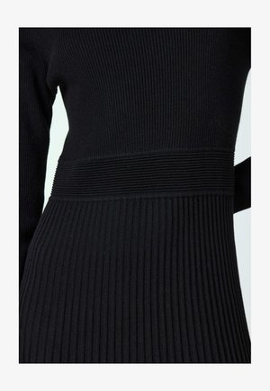 Maison 123 MARTIKA - Abito in maglia - noir