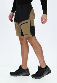 Swedemount LOFOTEN - Korte broeken - black khaki