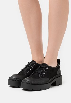 Derbies - black