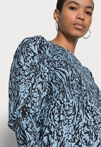 Gestuz MORIANA LONG DRESS - Vestido de dia - glacier laker