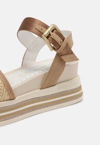 bugatti JIL - Platform sandals - beige/cognac