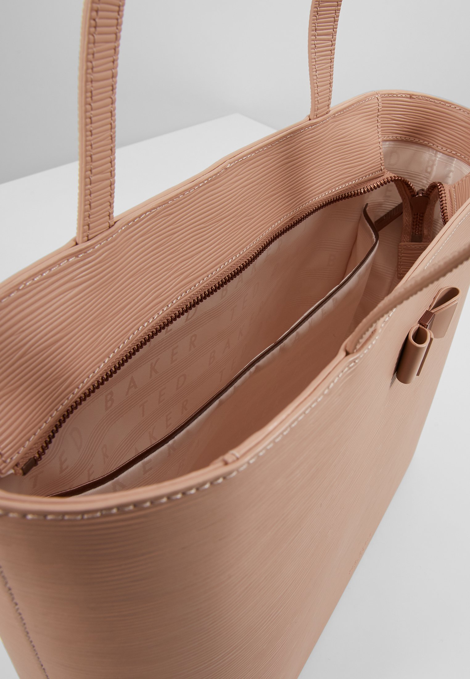 Ted Baker DEANNAH SET Håndveske nude Zalando.no Ted Baker DEANNAH SET Håndveske nude Zalando.no