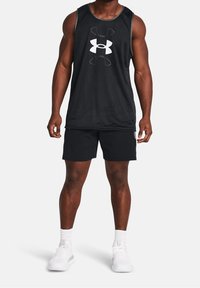 Under Armour Pantalón corto de deporte - black