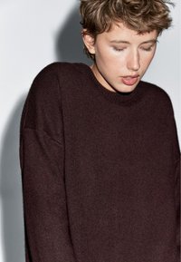 Massimo Dutti Svetr - bordeaux