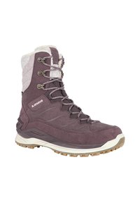 Lila Outdoor-Stiefel mit einem weichen Innenfutter, strukturiertem Obermaterial, metallischen Ösen und kontrastierender weißer Sohle; entworfen für Langlebigkeit und Komfort.