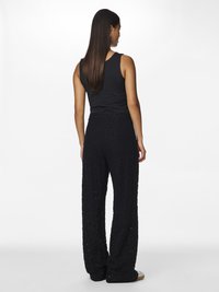 Pieces PCRANESSA STRAIGHT - Stoffhose - black