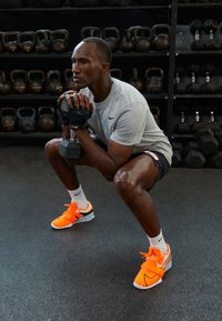 Nike Performance ROMALEOS 4 - Edzőcipő - orange/black