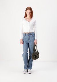 Abercrombie & Fitch FRONT TO BACK TONAL STRAIGHT - Relaxed fit jeans - blue denim