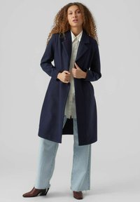 Vero Moda VMFORTUNEAYA LONG - Klasisks mētelis - navy blazer