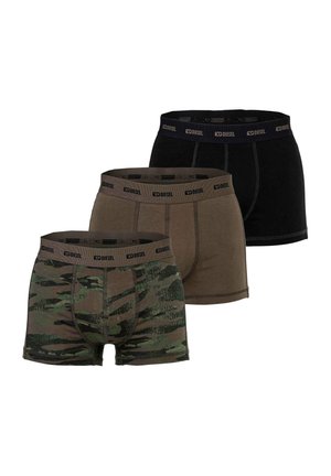 Drei Diesel Boxershorts in Schwarz, Braun und grünem Camouflage-Muster, jeweils mit gebrandetem elastischem Bund.