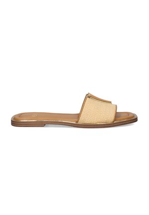 Sandalia plana con una parte superior de paja trenzada en beige claro, una plantilla marrón suave y una suela delgada marrón con una ligera curvatura.