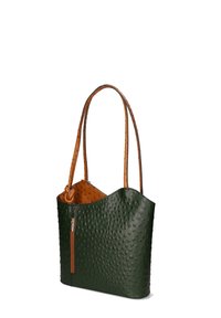 Sac en cuir texturé vert avec des accents marron, deux poignées, un dessus en angle et une poche zippée à l'avant. Présente un motif bosselé unique.
