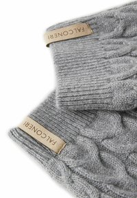 Szare rękawiczki dziergane warkoczowym wzorem, wykonane z wełny, z teksturowanym wykończeniem i skórzaną metką z logo "FALCONERI".