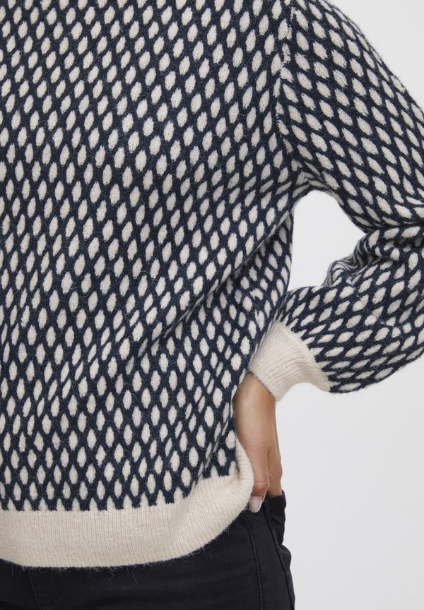 IHKamara - Jumper - total eclipse4