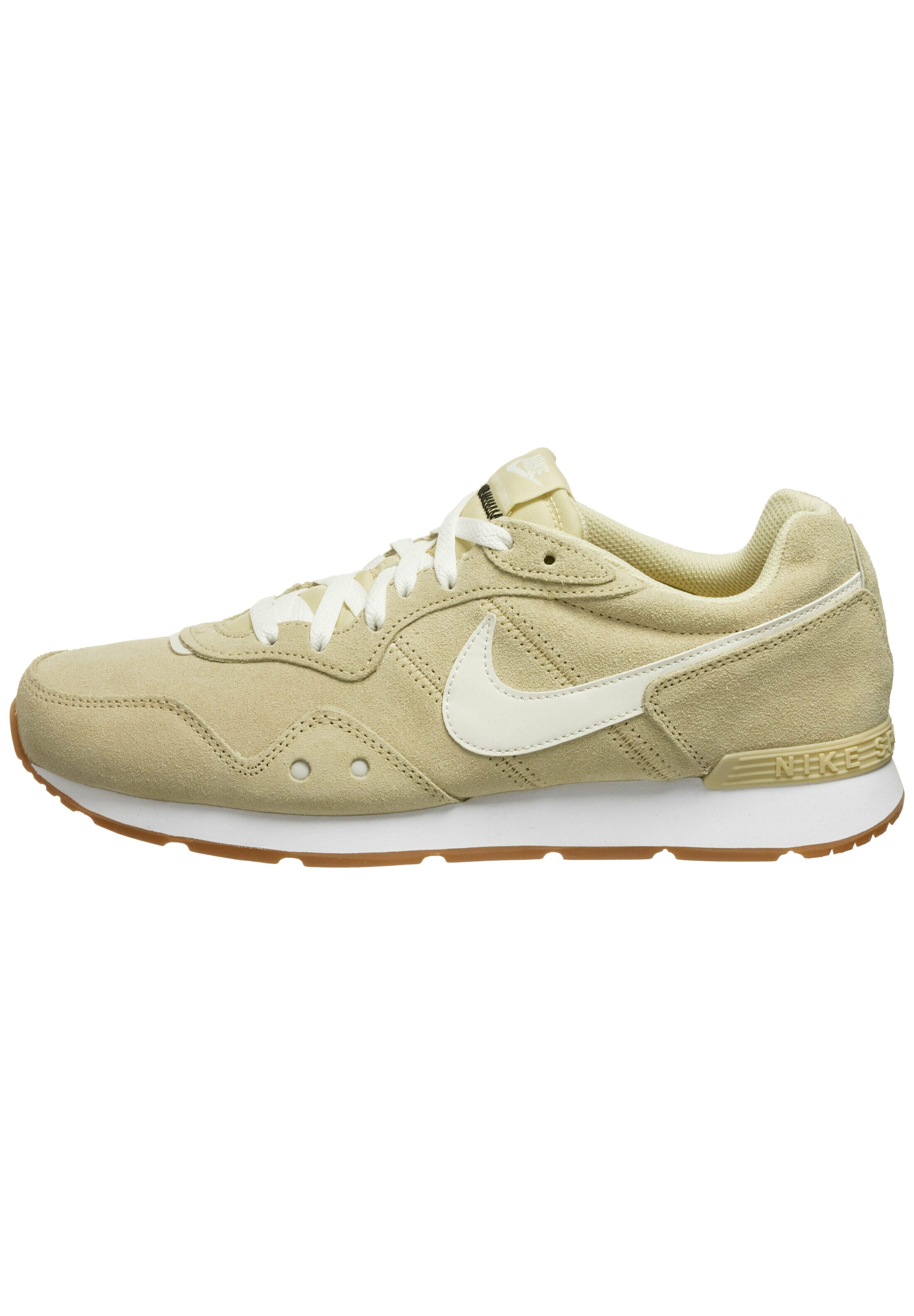 beige nike trainers mens
