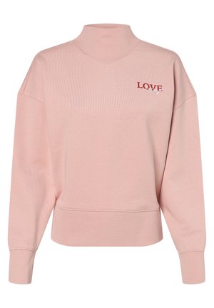 Jasnoróżowa bluza z długim rękawem, wysokim kołnierzem i czerwonym napisem "LOVE" na lewej piersi.