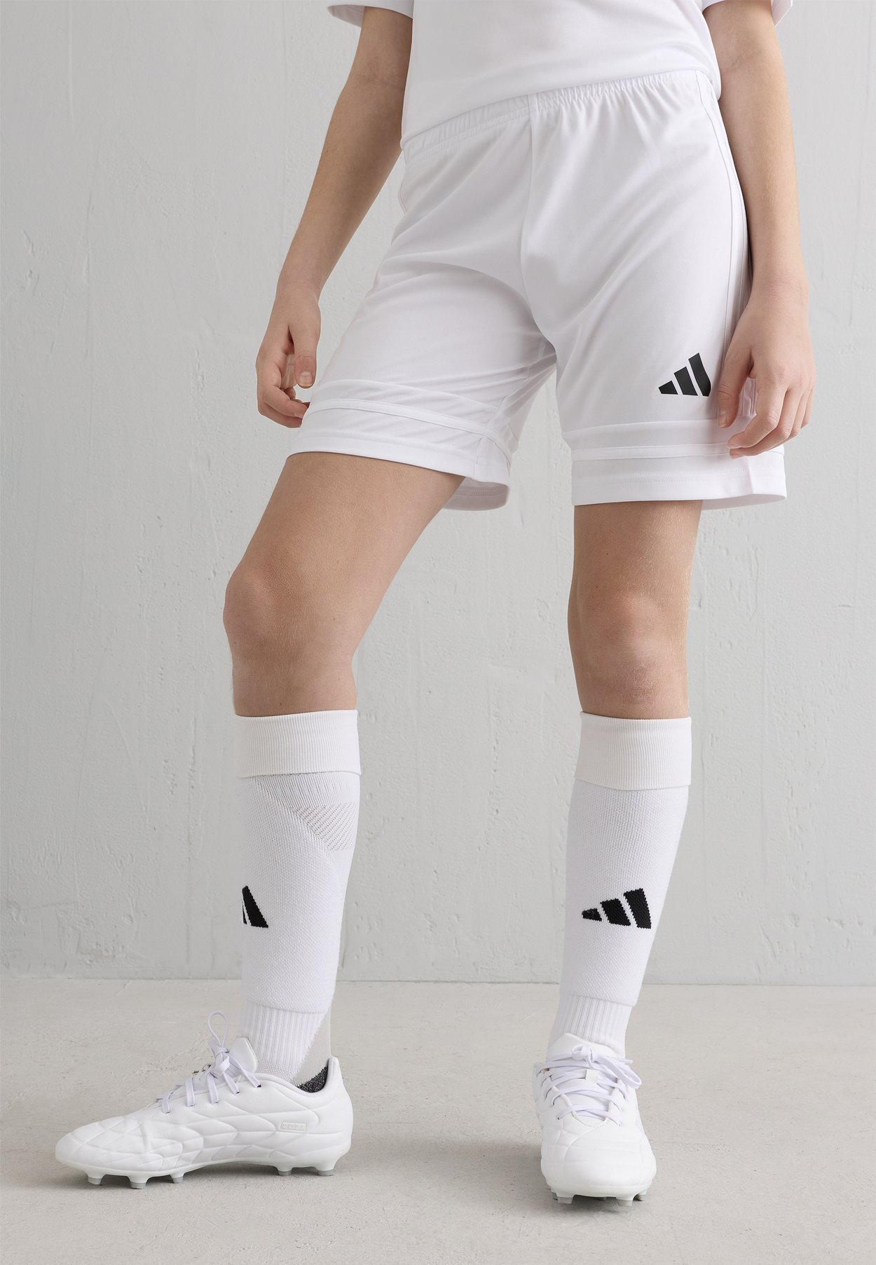 adidas SQUADRA25 SHORT UNISEX - Sports shorts - white/black