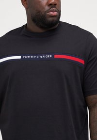 Tommy Hilfiger CHEST INSERT TEE - Print T-shirt - black