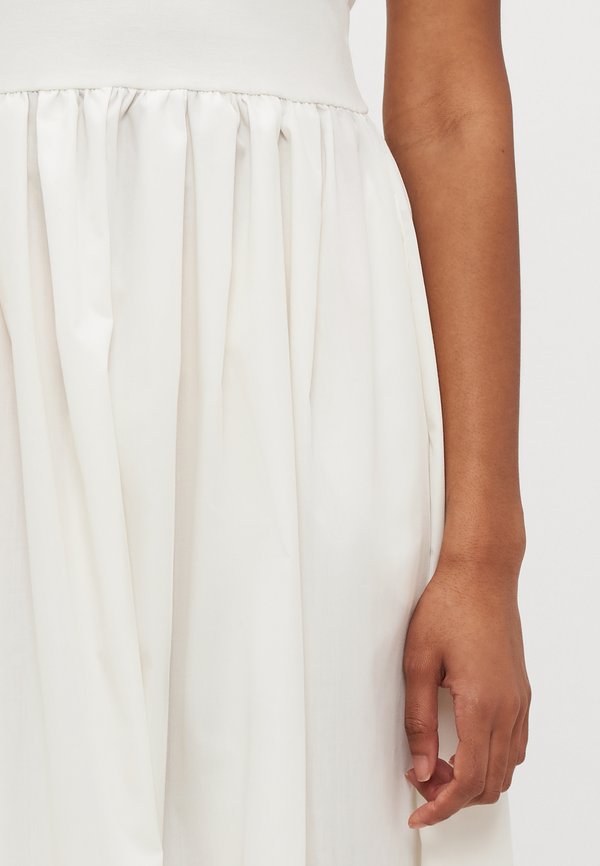 VMANE BANDEAU DRESS - Jersey dress - cloud dancer4