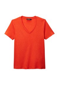 T-shirt à manches courtes et col en V de couleur orange vif, fabriqué en tissu doux et léger avec une texture lisse et sans motifs ni accents visibles.
