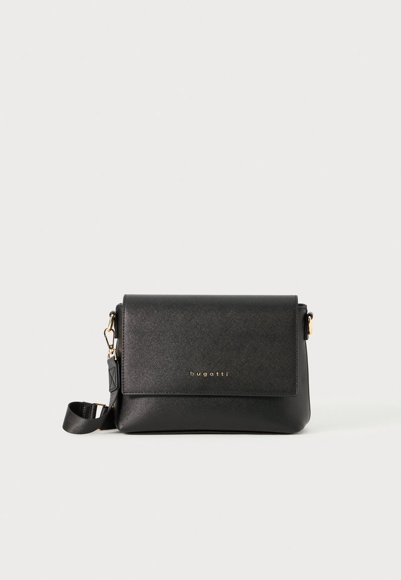 Sac bandoulière synthétique noir avec une finition texturée, quincaillerie dorée, rabat pliable et bandoulière réglable. Nom de la marque affiché en doré.