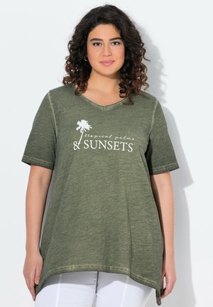 - T-shirt z nadrukiem